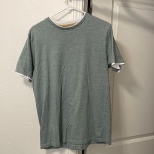Tee shirt